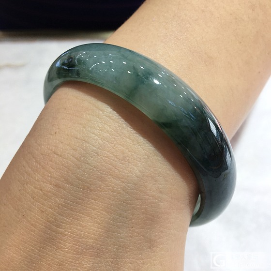 店子上的几块玉，都给看看货吧！_手镯翡翠