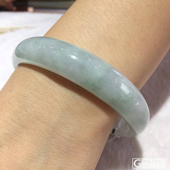 店子上的几块玉，都给看看货吧！_手镯翡翠