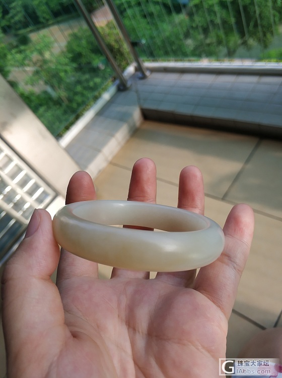 小且末，第二天已经超油了。_手镯和田玉