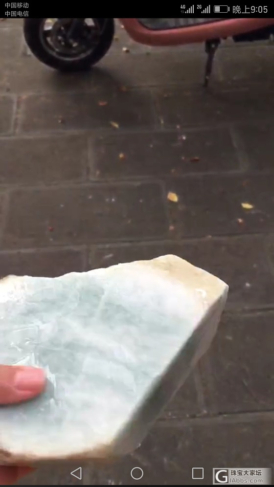 大家帮忙看看这块料子能到多少_赌石