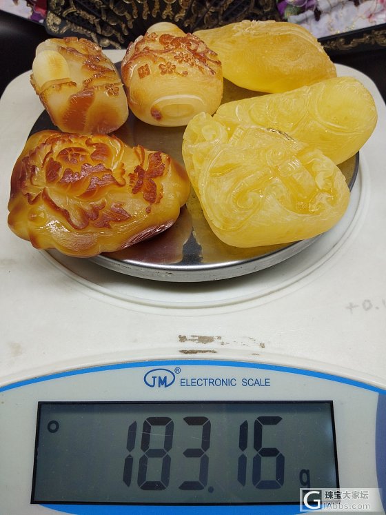 新鲜出炉！_雕刻琥珀蜜蜡