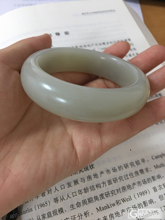 是心理作用吗？感觉变黄了一点_手镯和田玉