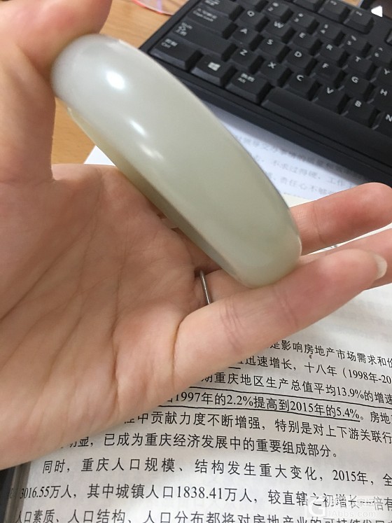 是心理作用吗？感觉变黄了一点_手镯和田玉