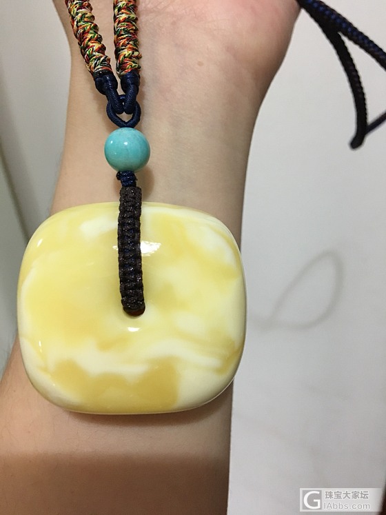 来块🍬吧……入口即化的赶脚有没有😄_挂件琥珀蜜蜡