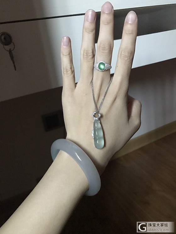不开心了一天，上来耍耍_挂件手镯戒指翡翠