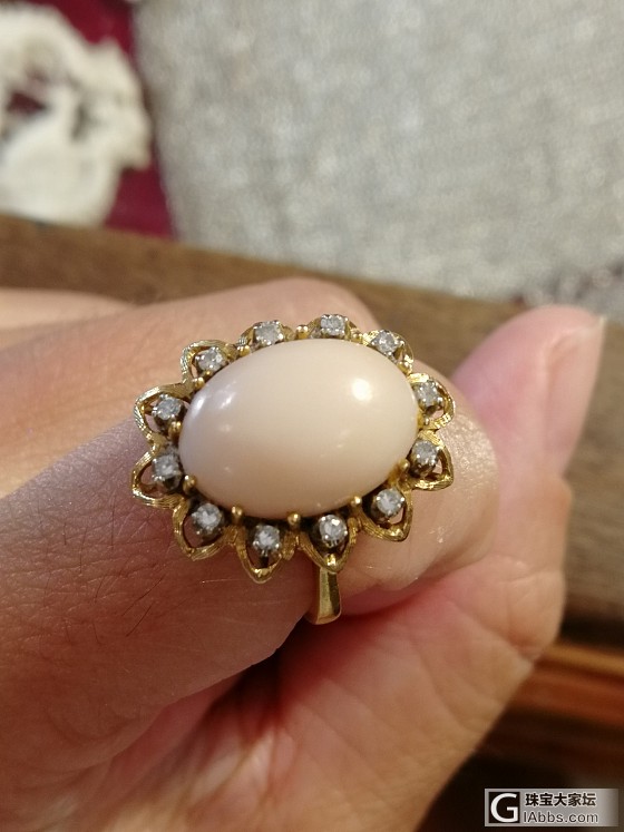 很好品质的天使肌 珊瑚 钻石18k 金戒指_戒指古董首饰