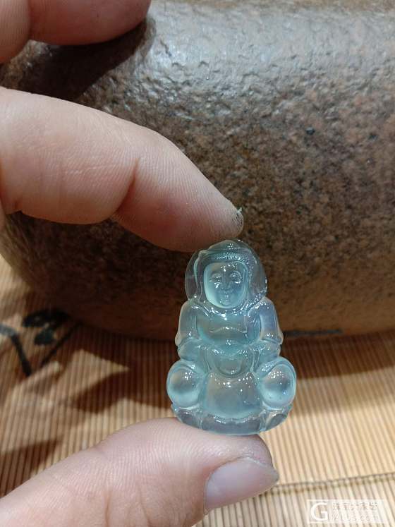 这样的翡翠能卖多少钱  有人要吗_挂件翡翠