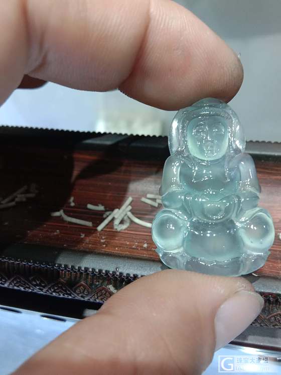 这样的翡翠能卖多少钱  有人要吗_挂件翡翠