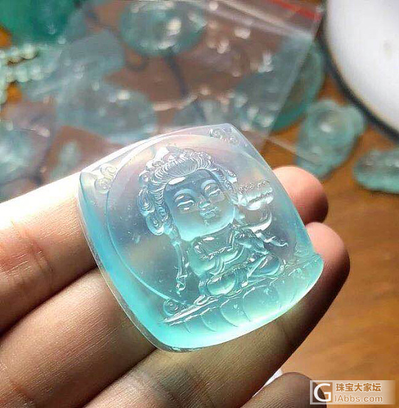玉石届的新网红“天青冻”。你不了解的翡翠高仿_玉石