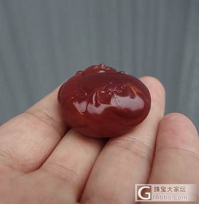 核桃静 苏州雕刻南红挂件弥勒佛_南红挂件