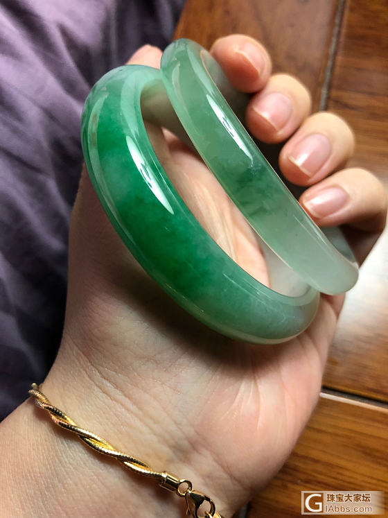 最近新入的镯子，大家帮我看看_翡翠