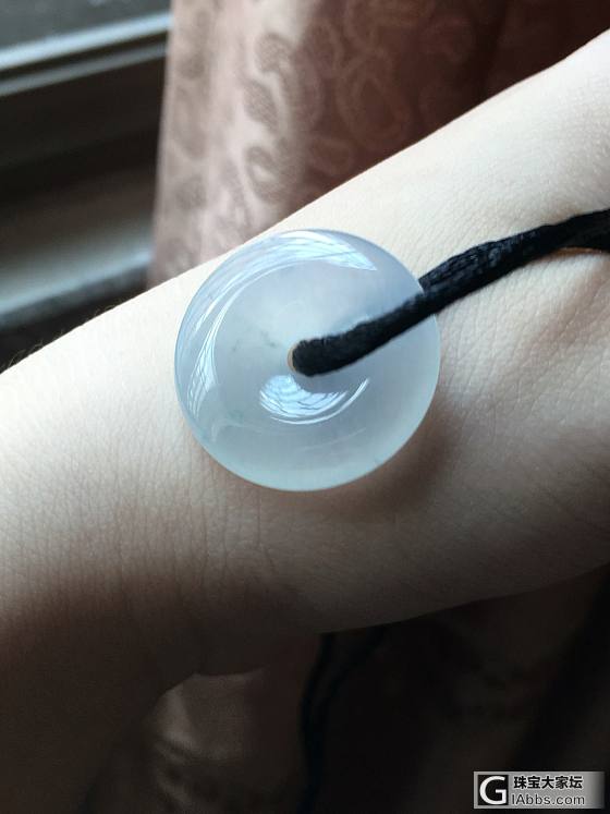 分享一枚水润起胶的平安扣～_平安扣翡翠