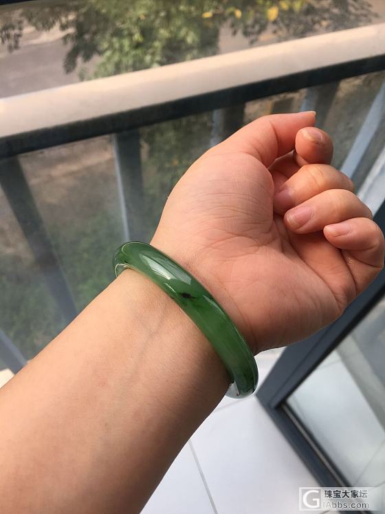 请大家帮看看可不可以入？_和田玉手镯翡翠