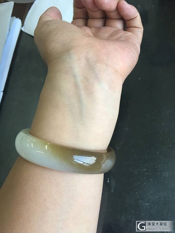 俄糖镯子_玛瑙珠串手镯和田玉