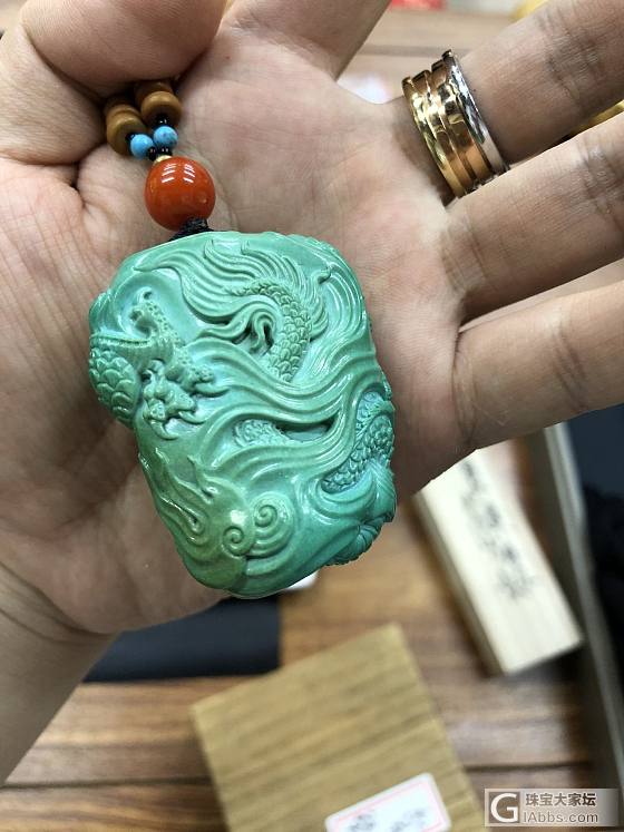 秦古料绿松石,原石180多克，除去铁线并雕刻后只剩下80多克，非常漂亮_挂件松石