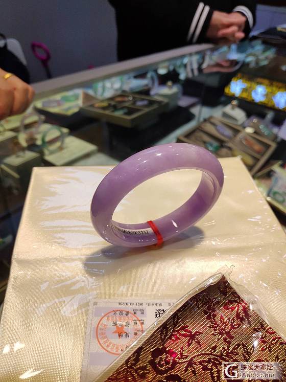 自己家里的镯子不戴，迷上戴金子_手镯翡翠