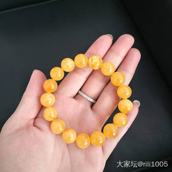 冬天必备珠宝！_珠串吊坠琥珀蜜蜡