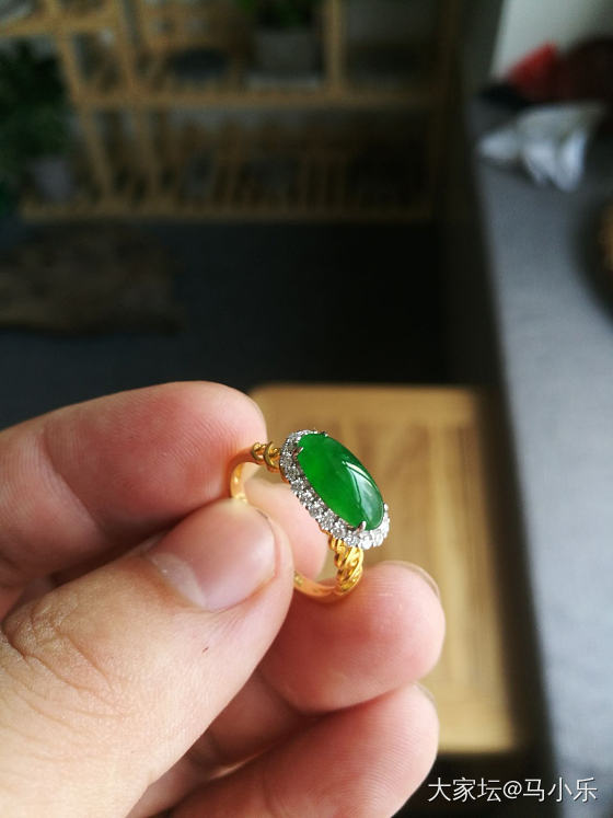 红尘来啊来_戒面翡翠