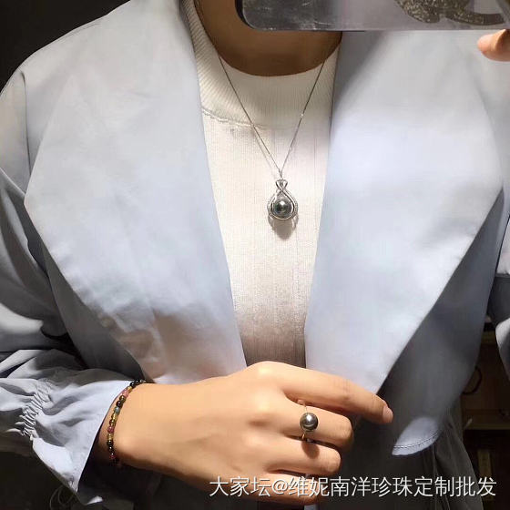 大溪地黑珍珠吊坠 12-13  正圆 无瑕 实物更美
18k金镶嵌钻石💎富贵奢华款_吊坠珍珠