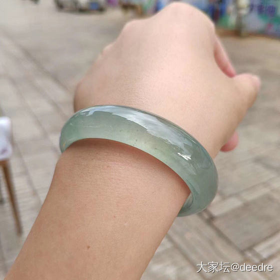 哪个好？_手镯翡翠