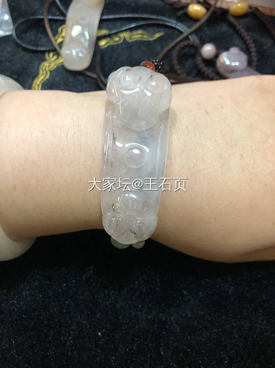 琢磨弄个手排和翡翠平安扣手链串一起~_玉石