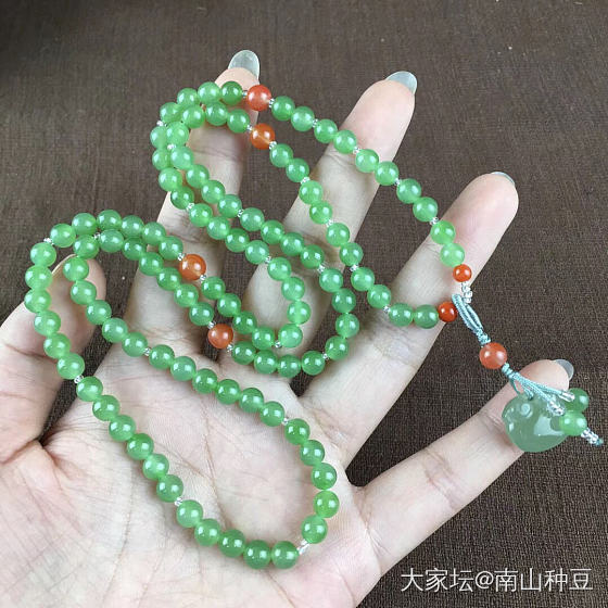 绿草如茵_珠串和田玉
