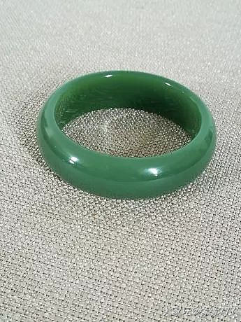 碧玉镯子_碧玉手镯和田玉
