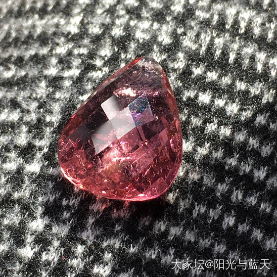 十多卡的格子面_刻面宝石碧玺