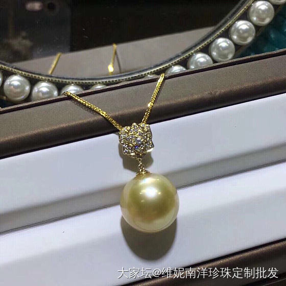 天然南洋金珠吊坠 13-14mm  正圆 无暇
18k金钻石💎 伯爵款_吊坠珍珠