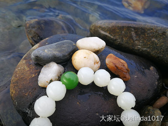 早年入的和田白籽莲花珠，静静地，无需多言_珠串和田玉