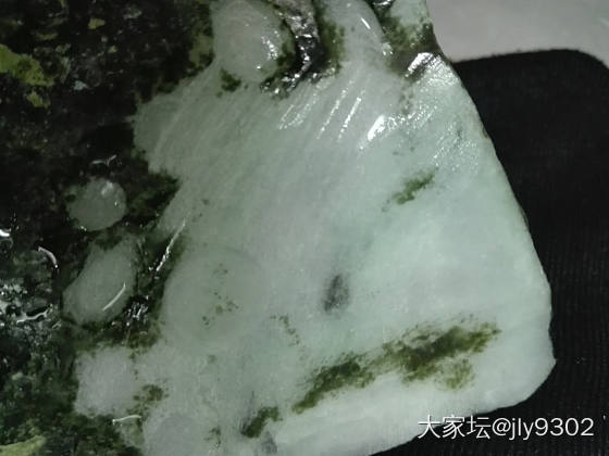 会卡料，感觉种嫩，能切吗？求教。_翡翠原石