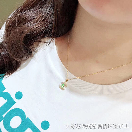 好看不_吊坠彩色宝石
