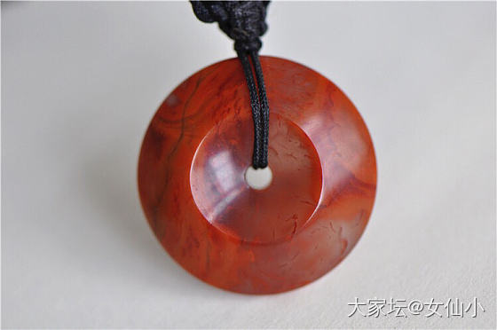 新入手的南红平安扣_平安扣南红