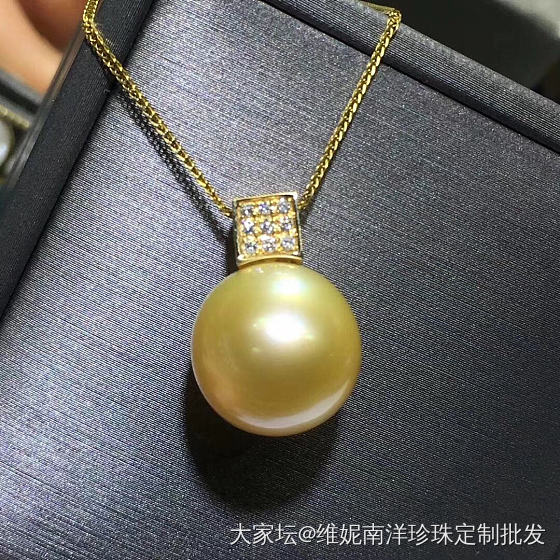天然金珠吊坠 13-14。接近正圆  无暇
18k金镶嵌钻石💎 满钻。_珍珠