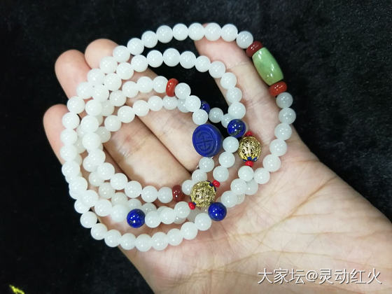 冬天了，和田也开始主场了！青海珠串，配绿松青金和铜鎏金圆珠_搭配和田玉