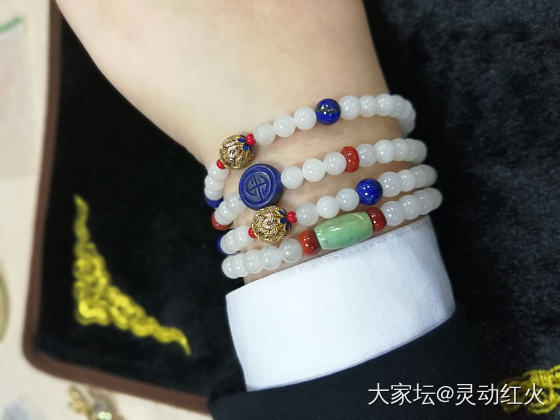 冬天了，和田也开始主场了！青海珠串，配绿松青金和铜鎏金圆珠_搭配和田玉