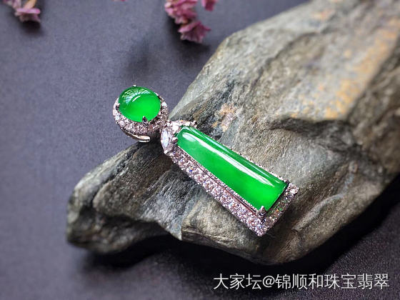 绿长条，这样的产品戴上显瘦…_吊坠翡翠