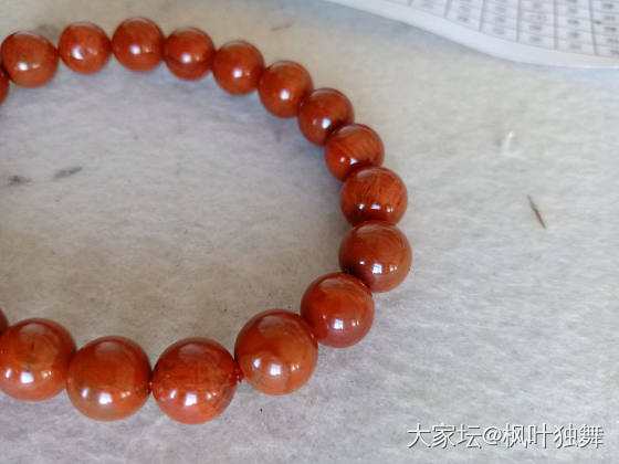 请大家帮忙看看这个是不是南红_珠串南红