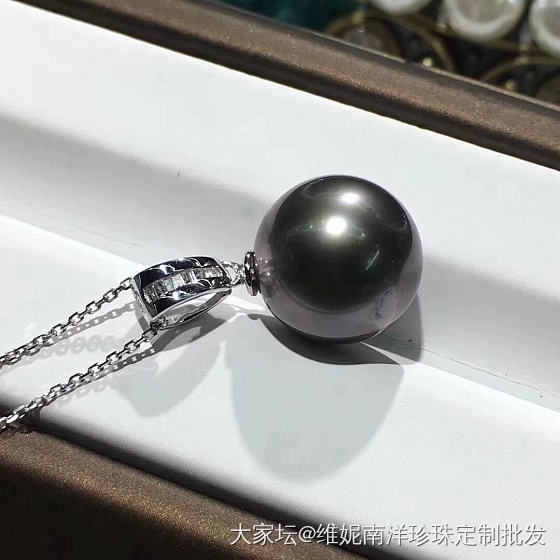 大溪地黑珍珠吊坠 12-13mm  正圆 极细微瑕  算是几乎无暇了_珍珠