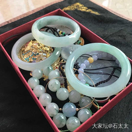 胖圆条  53.5的甜绿色晴底 翡翠手镯 翡翠冰糯果绿圆条手镯_手镯翡翠