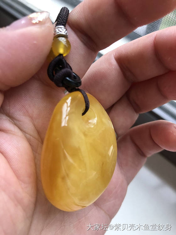 在淘宝直播上开了一块原石，回来以后是这样的，求大家帮忙看看真假_挂件琥珀蜜蜡