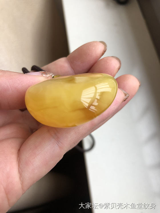 在淘宝直播上开了一块原石，回来以后是这样的，求大家帮忙看看真假_挂件琥珀蜜蜡
