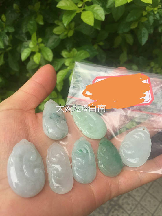 直播拍的翡翠，菜鸟求大神帮忙看看有没有吃药？_挂件手镯翡翠