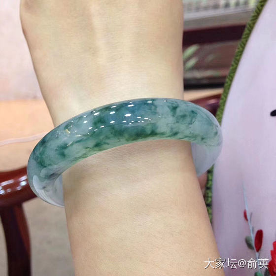 这家的货色如何，看的越多越不敢下手_翡翠
