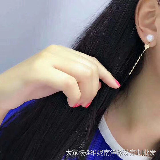澳洲南洋白珠耳坠 9-10mm.正圆无暇 
18k金爱心💗流苏款。仙气飘飘。女神..._珍珠