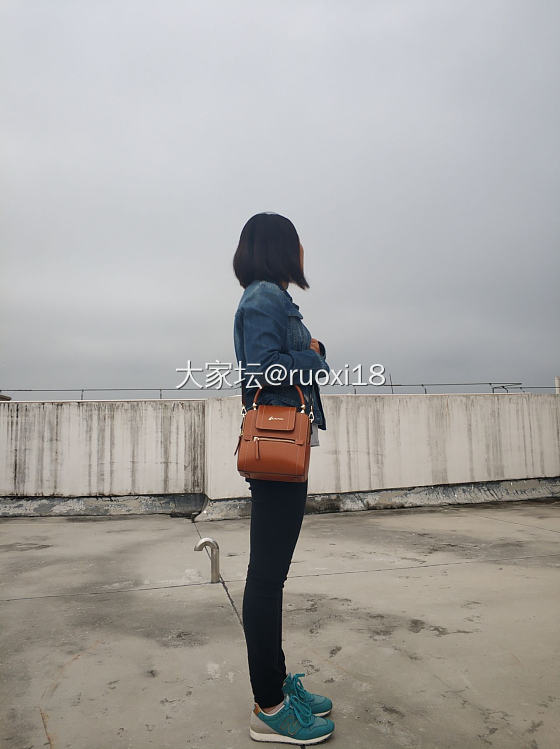 跟风买的包儿，秀一个。_包包