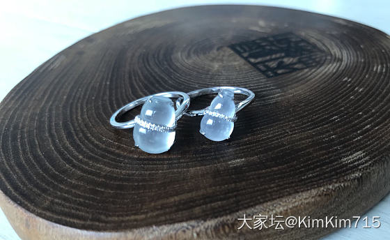 刚订制的两只小小木那葫芦戒指，大家爱哪一只？_戒指翡翠