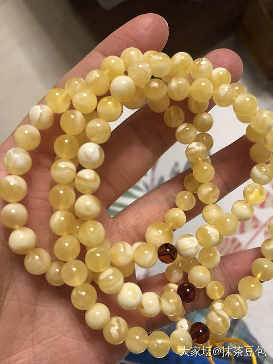 老铁们来看看，这种蜜蜡证书靠谱不？_珠串机构证书琥珀蜜蜡