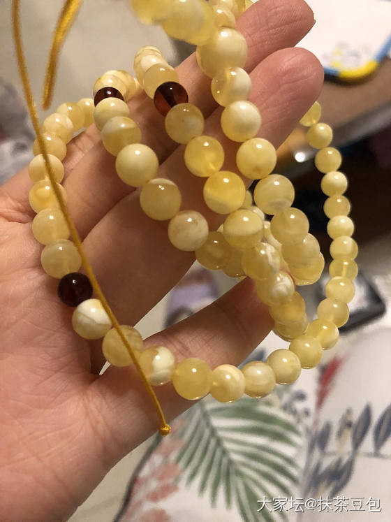 老铁们来看看，这种蜜蜡证书靠谱不？_珠串机构证书琥珀蜜蜡