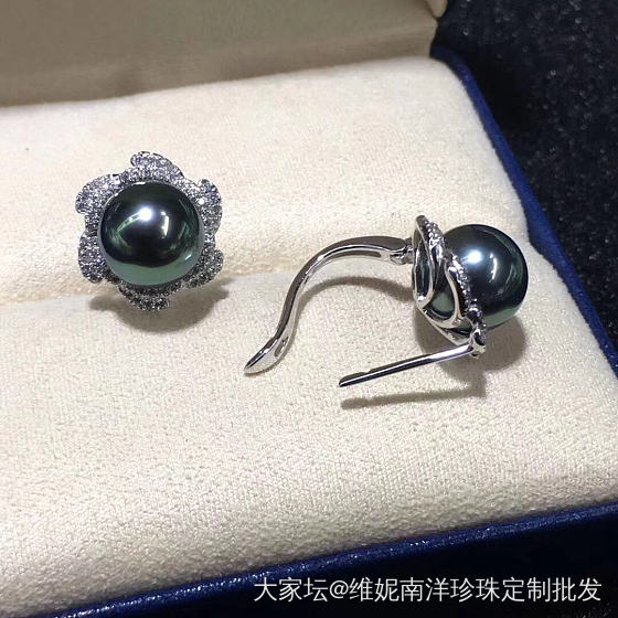 大溪地黑珍珠耳坠 9-10mm 正圆 几乎无暇
18k金锆石  奢华款。高端大气..._珍珠